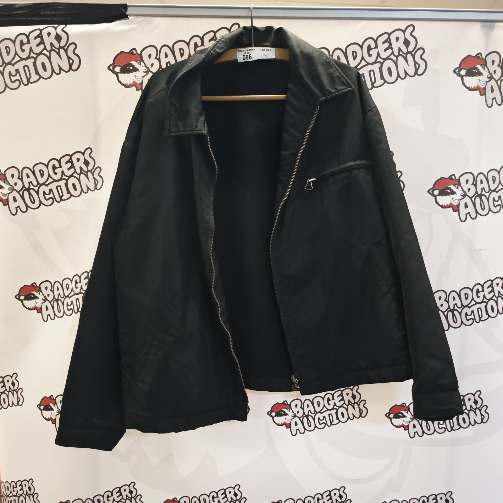 Victor Victoria men's jacket size 52, Italian made, classic style.