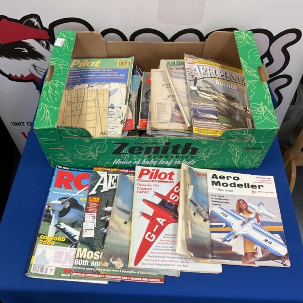 Vintage aviation magazines collection, including Aeroplane Monthly and Pilot.
