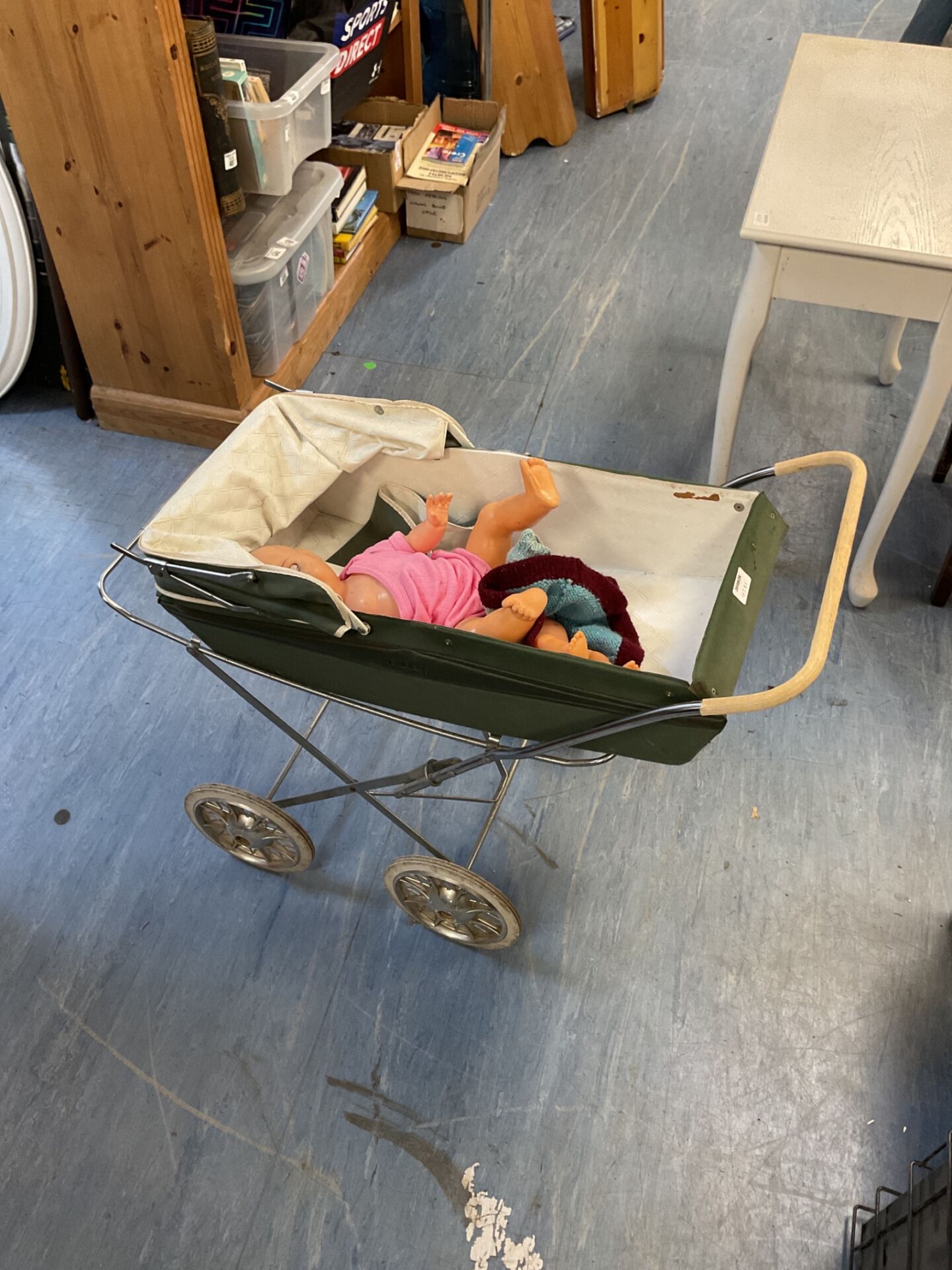 385 Baby doll pram with dolls