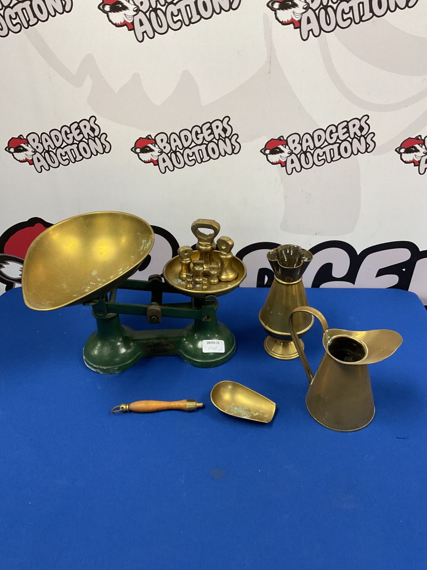 049 Vintage set of the viking balance scales & brass vase & jug