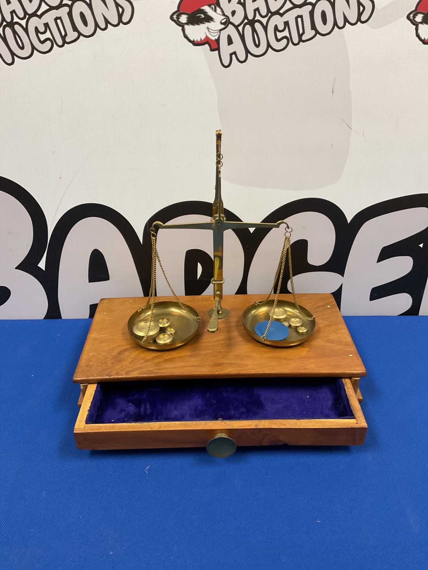 028 Vintage travel set of brass balance scales with weights