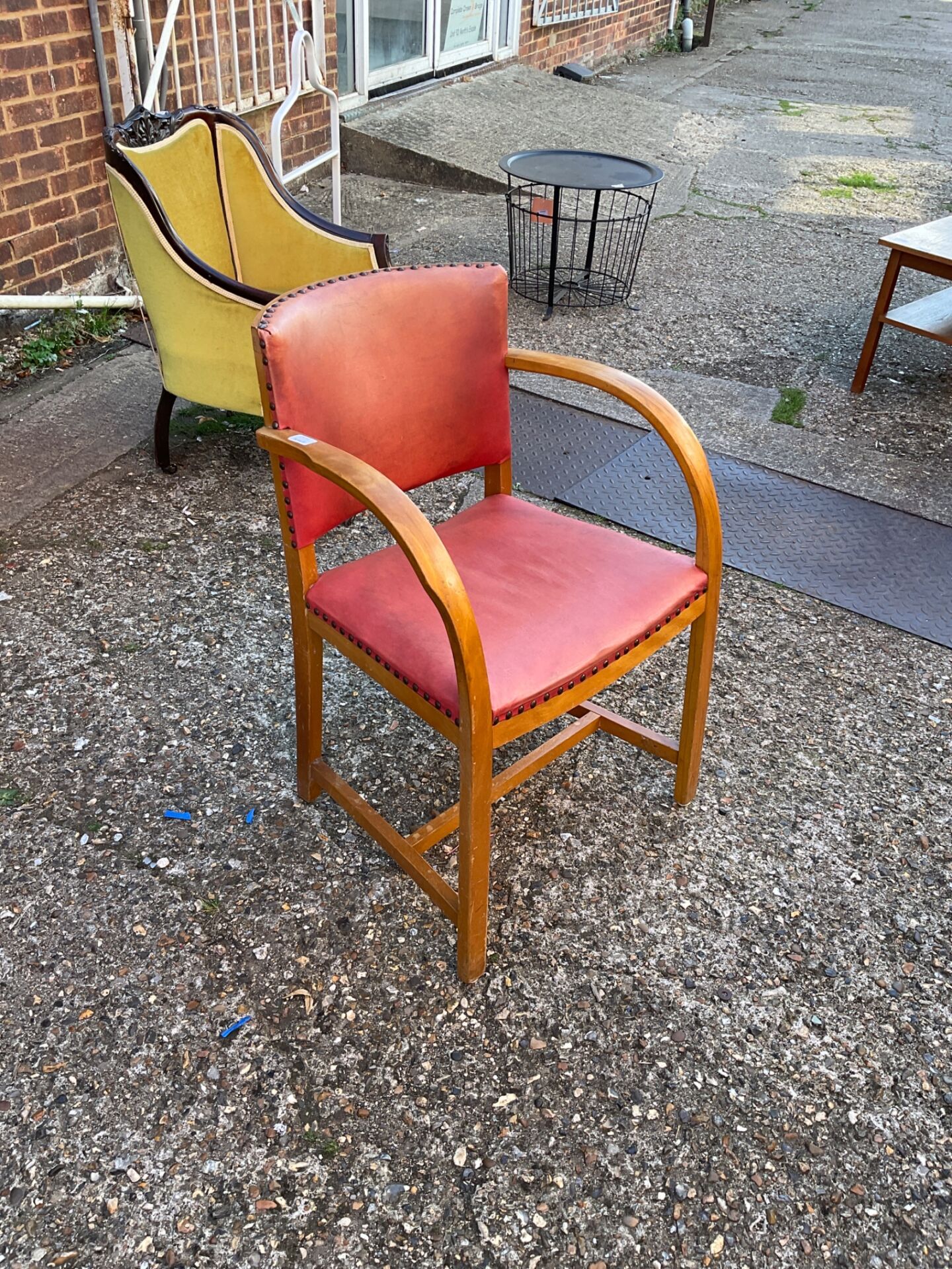 609 Vintage leather office chair