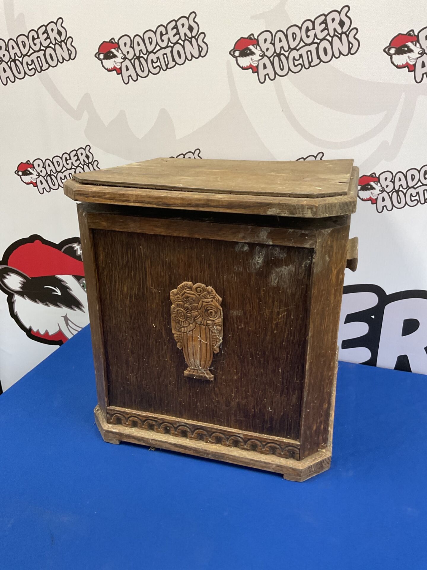 120 Vintage oak coal box with galvanised liner