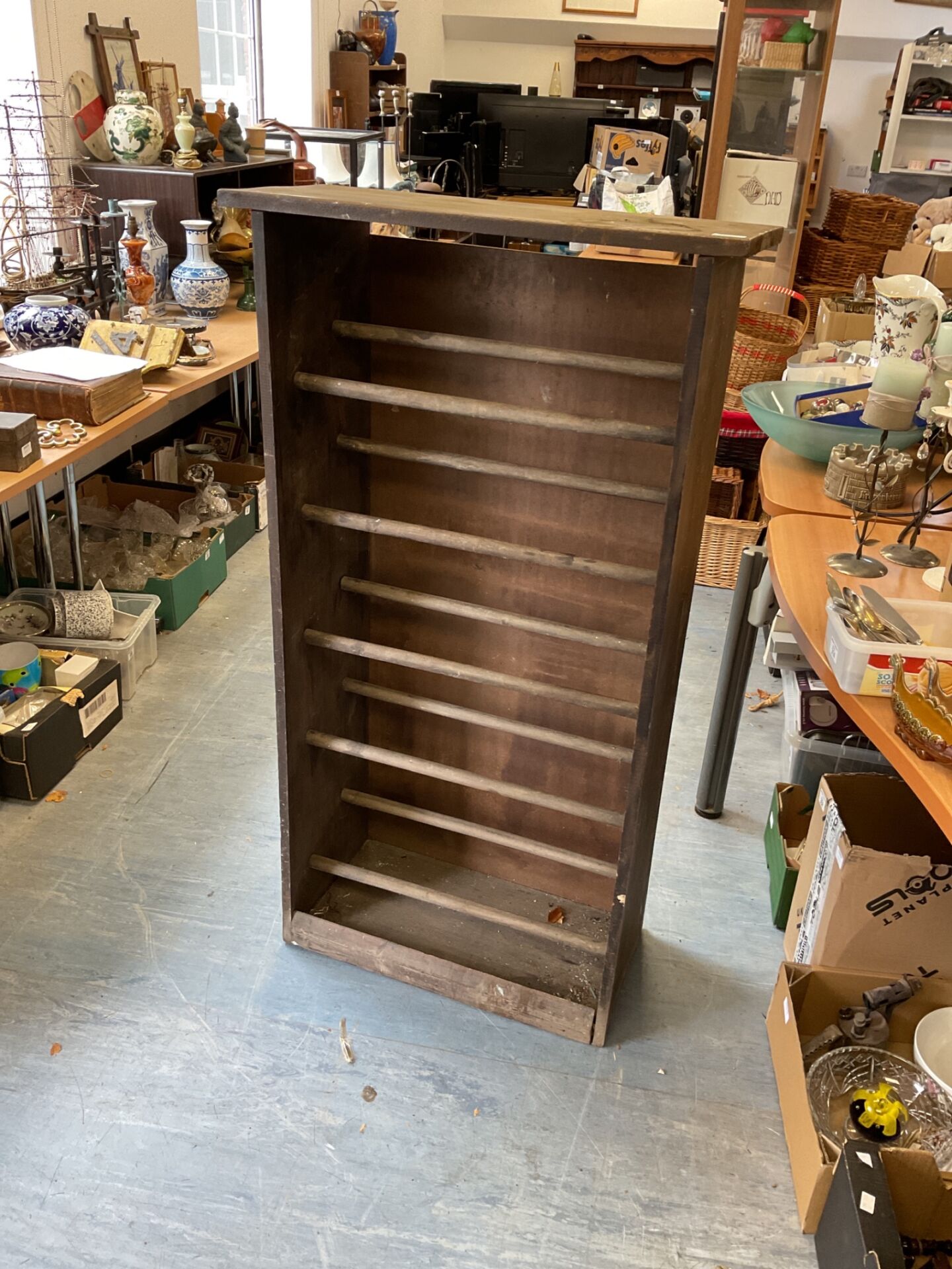 576 Vintage oak Shoe rack cupboard h51”x29”x12”