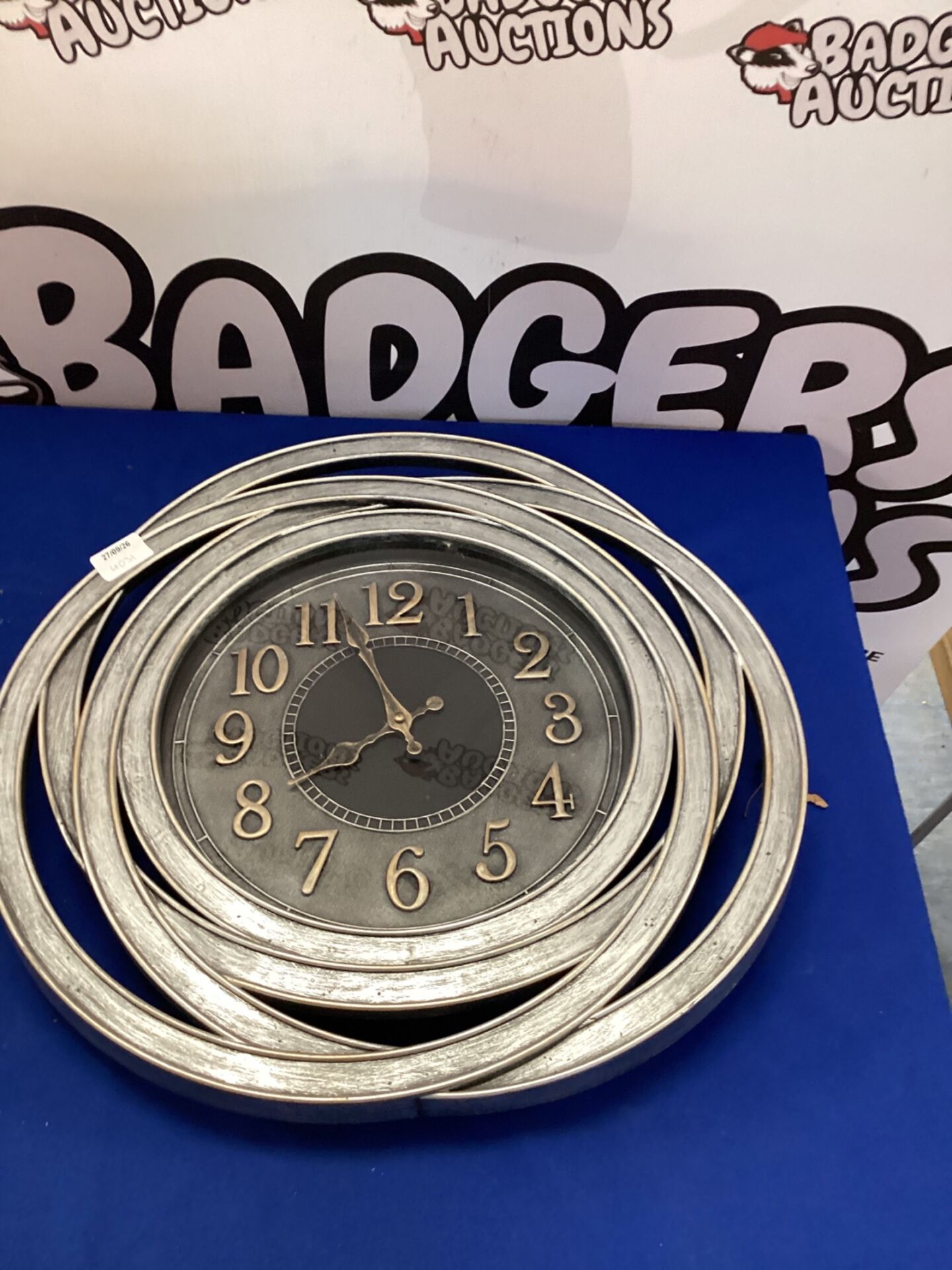 662 Circles wall clock
