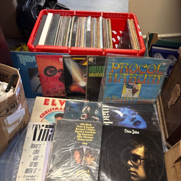 Large collection of vinyl LPs including Thin Lizzy and Madonna.
