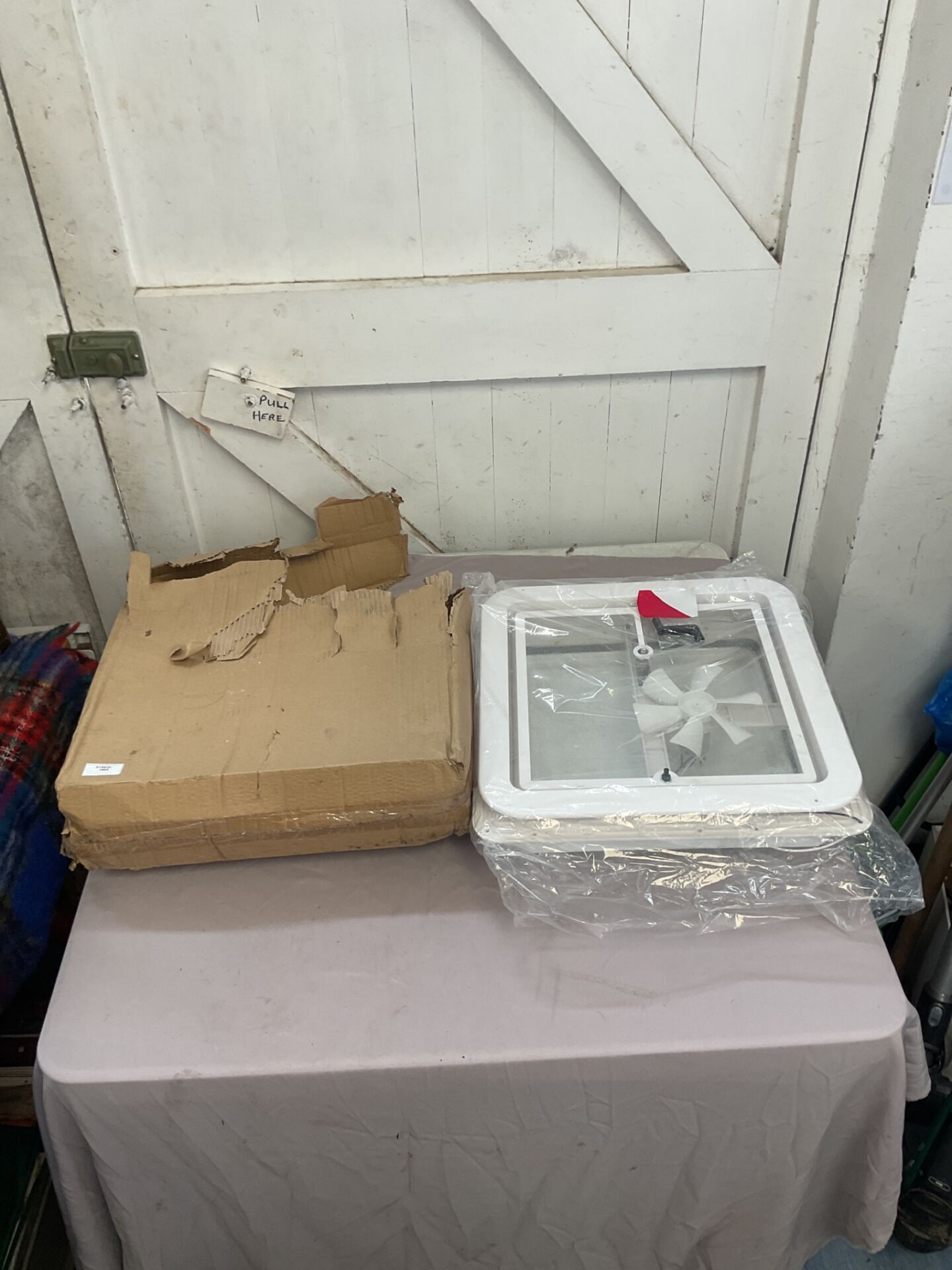 1195 White roof vent