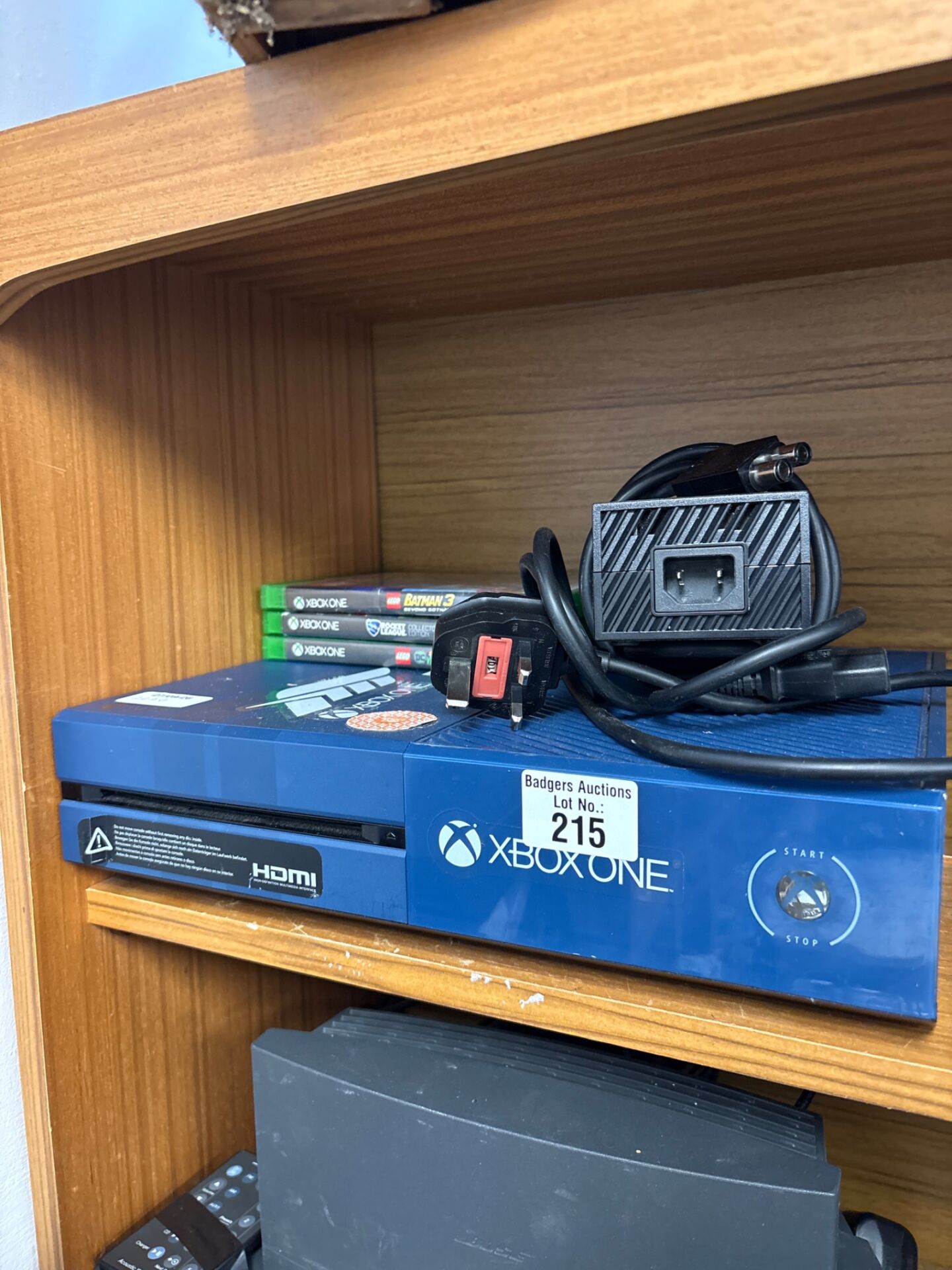 215 Microsoft Xbox One Console With Charger And Games