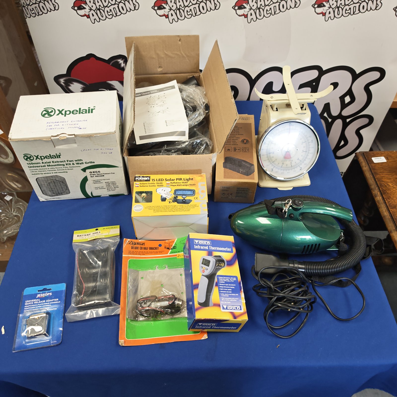 Mixed lot including Xpelair extractor fan, thermometer, and vacuum cleaner.