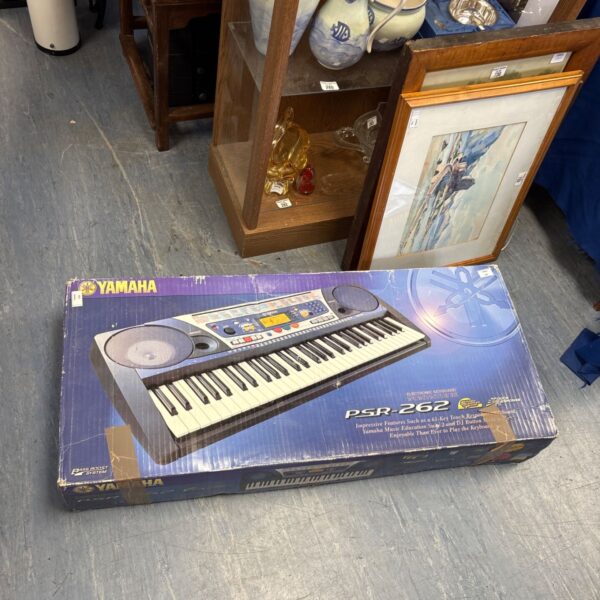 Yamaha PSR-262 electronic keyboard in its original box.