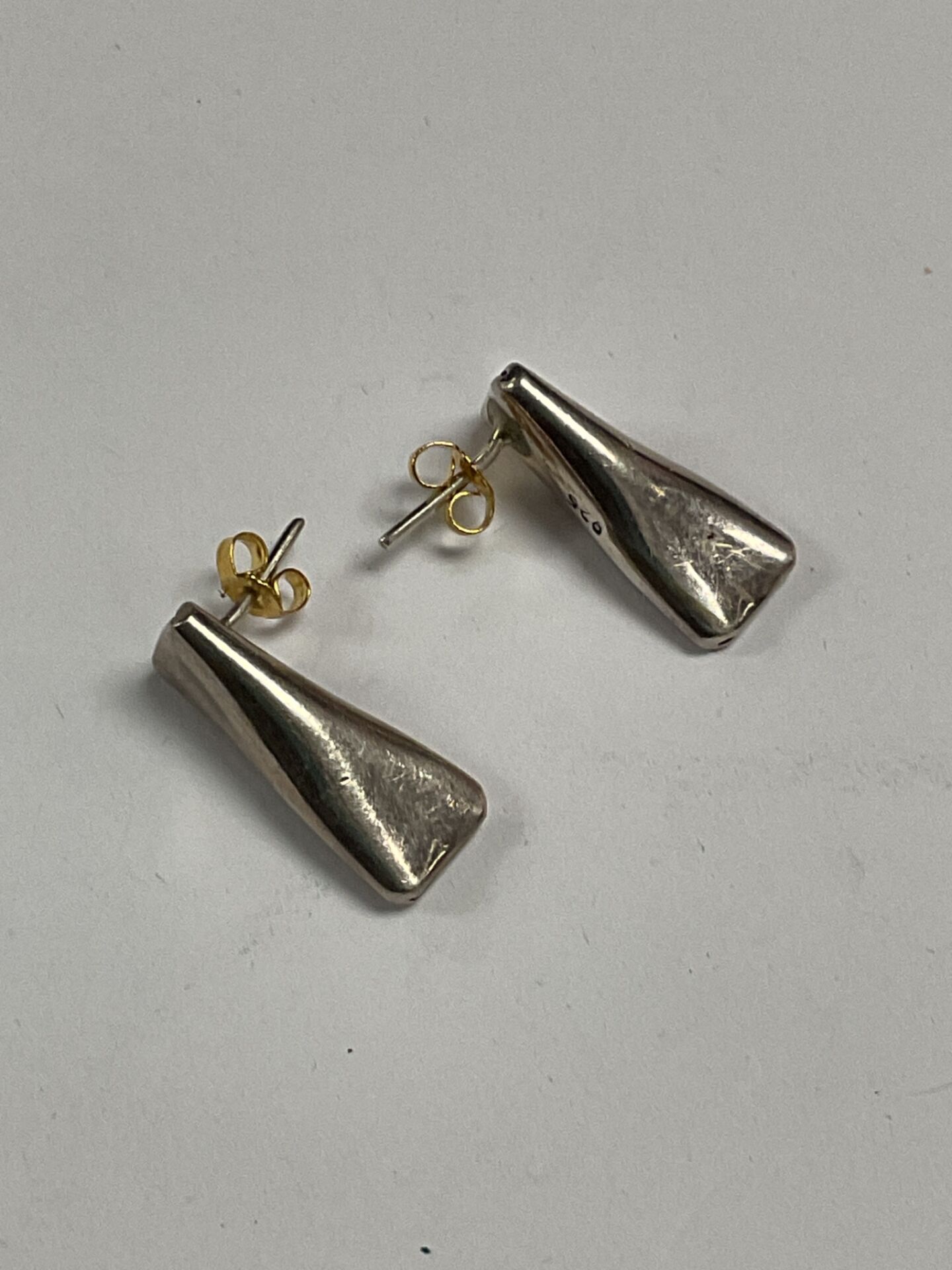 925 Pair of 925 silver studvearrings in style of george jensen