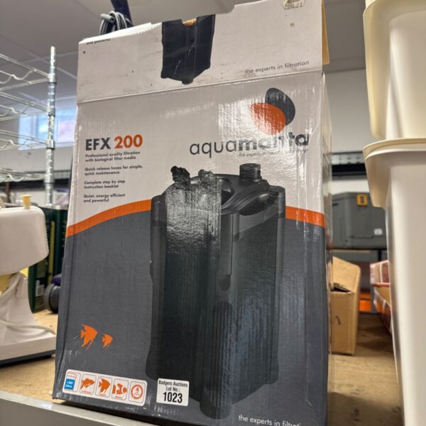 Aquamanta EFX 200 fish tank filter, side view.