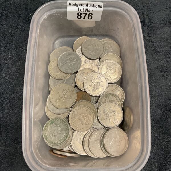 Clear tub of assorted British coins with lot 876 label