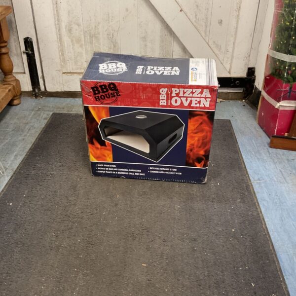 Bbq House pizza oven packaging, cardboard box for barbecue use.