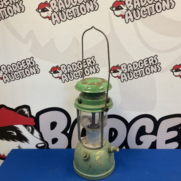 Vintage Bialaddin paraffin lamp with enamel top, classic Tilly style.