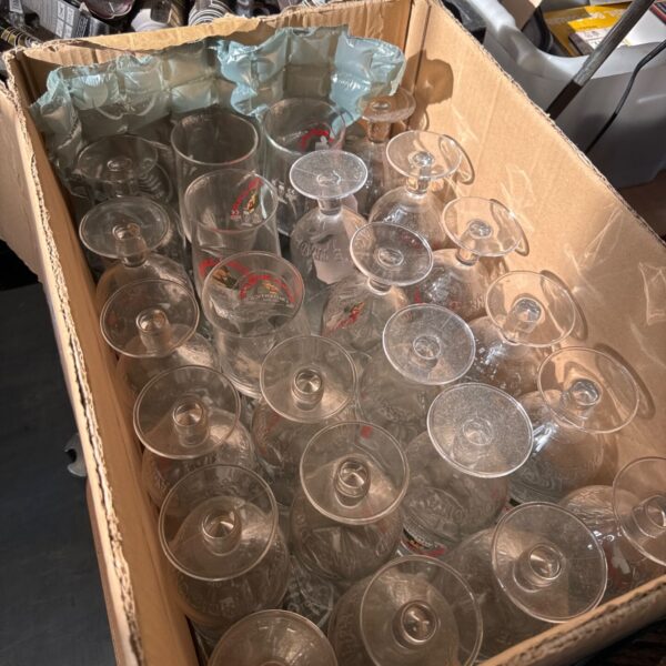 Box of Birra Moretti branded pint glasses for beer lovers.