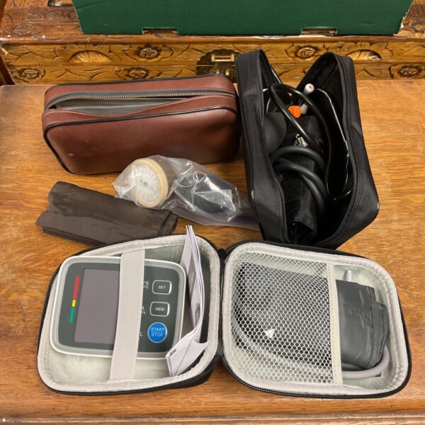 Blood pressure monitor lot with upper arm monitor, manual kit and cases
