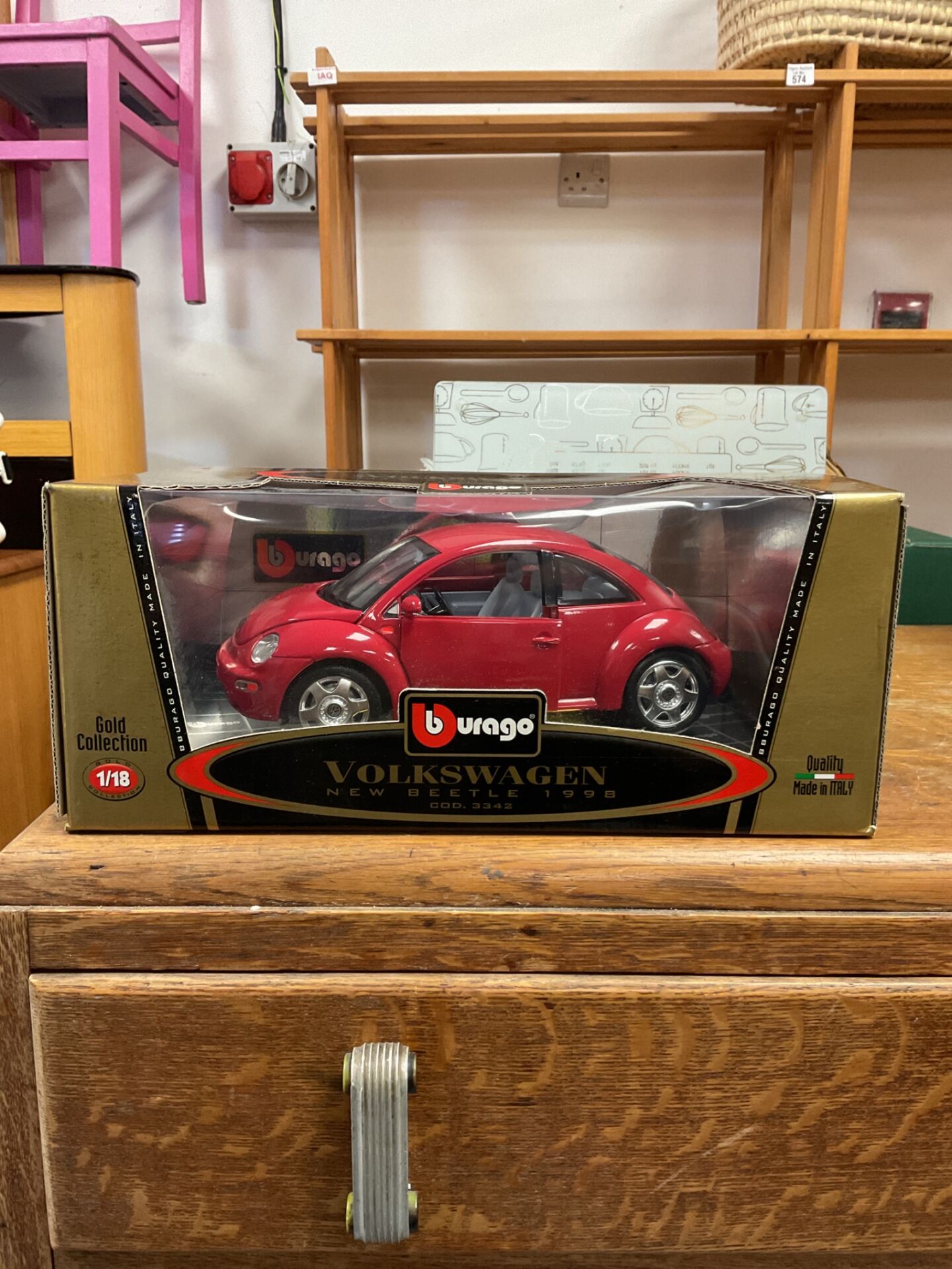 390 Burago 1/18 scale gold collection diecast volkswagen beetle diecast