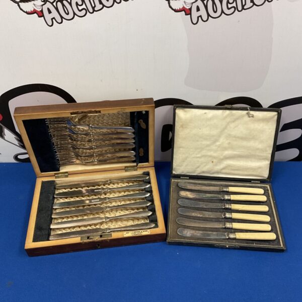 Vintage cased cutlery set by John Bagshaw & Sons, silver plated knives and forks.