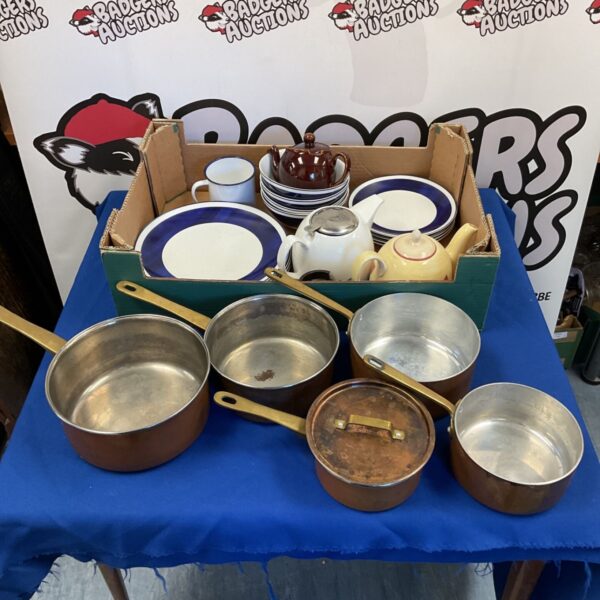 Vintage copper pans and teapots in a mixed lot.