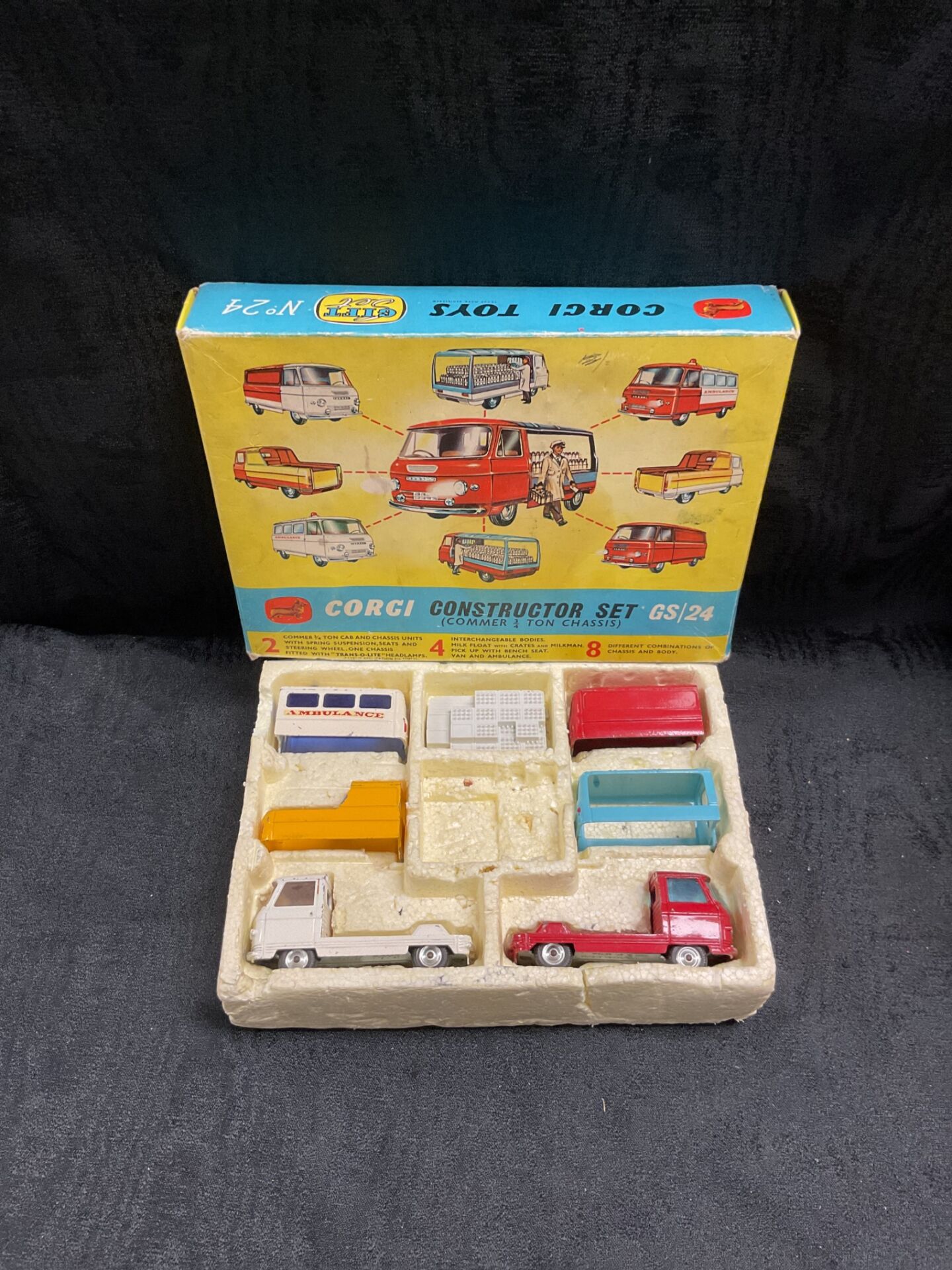 877 Boxed vintage corgi constructor set GS/24 commer 3/4 ton chassis