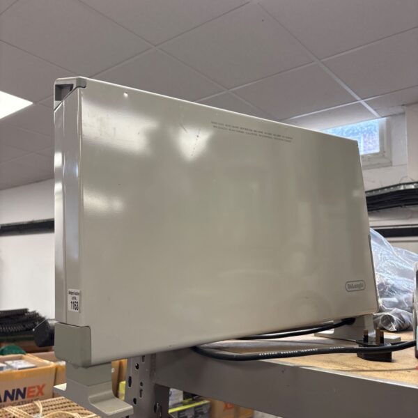 White De'Longhi electric panel convector heater with black cable and UK plug