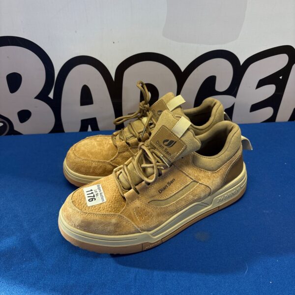 Tan Dian Sen steel toe cap work shoes for industrial safety.