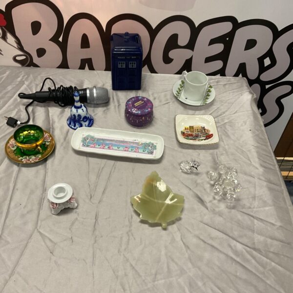 Mixed collectables lot with blue Doctor Who TARDIS, porcelain cups and crystal figurines