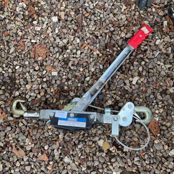 Draper 110126 ratchet power puller winch tool in used condition.