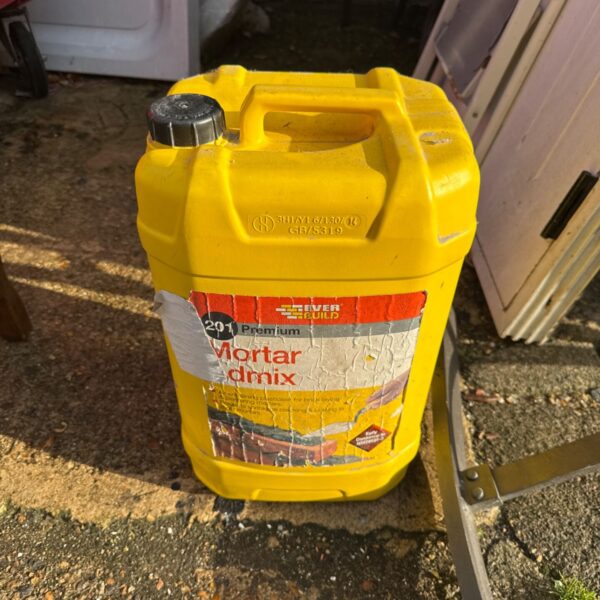 Everbuild 201 premium mortar mix 25L drum for building projects.