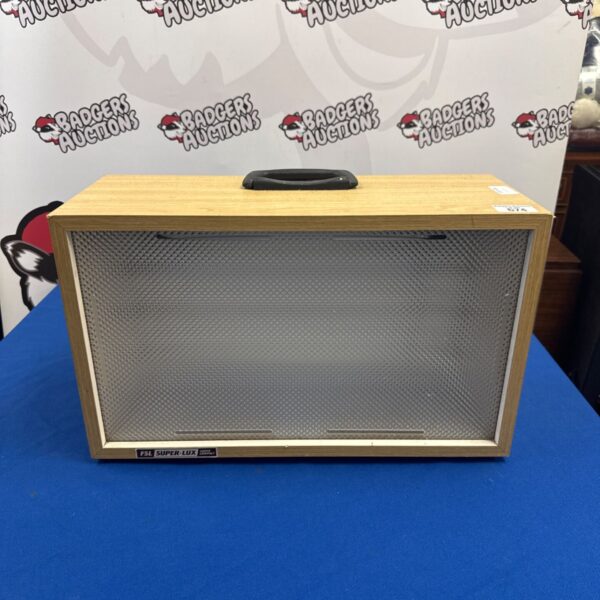 FSL Super-Lux compact lightbox with wooden casing and textured diffuser front