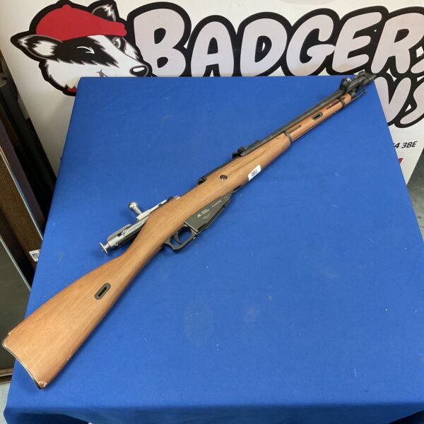 Vintage Gietcher 44mrc1445 .177 air rifle with wooden stock.