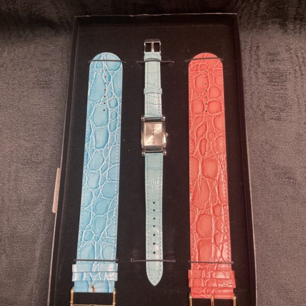 Gosdip wristwatch with two interchangeable straps in box.