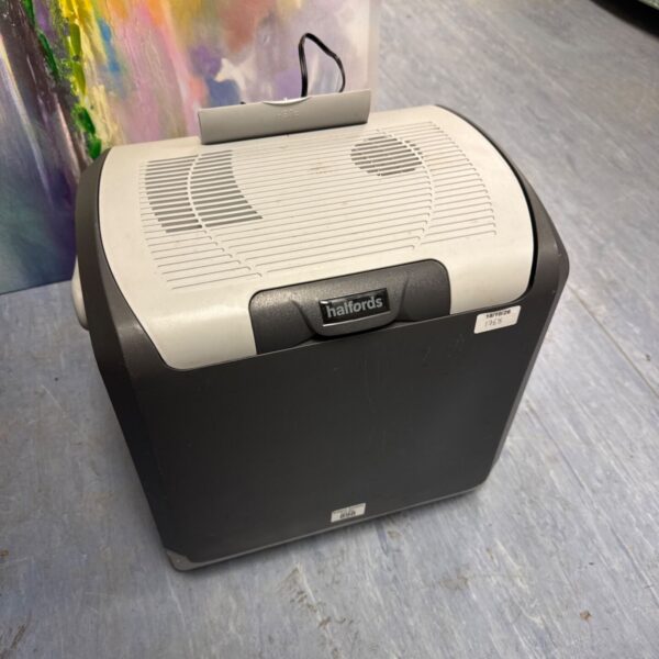 Used Halfords 12v DC cool box with handle for portable cooling.