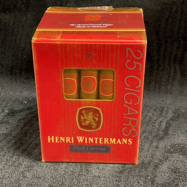 Sealed pack of 25 Henri Wintermans Half Corona cigars for collectors.