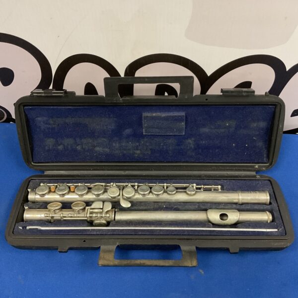 Herrals S-100 transverse flute laid out in black hard case with blue lining