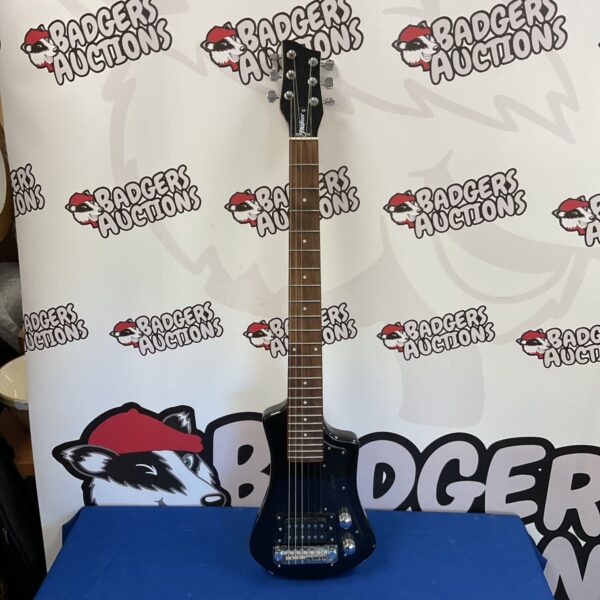 Hofner Shorty travel electric guitar in good used condition.