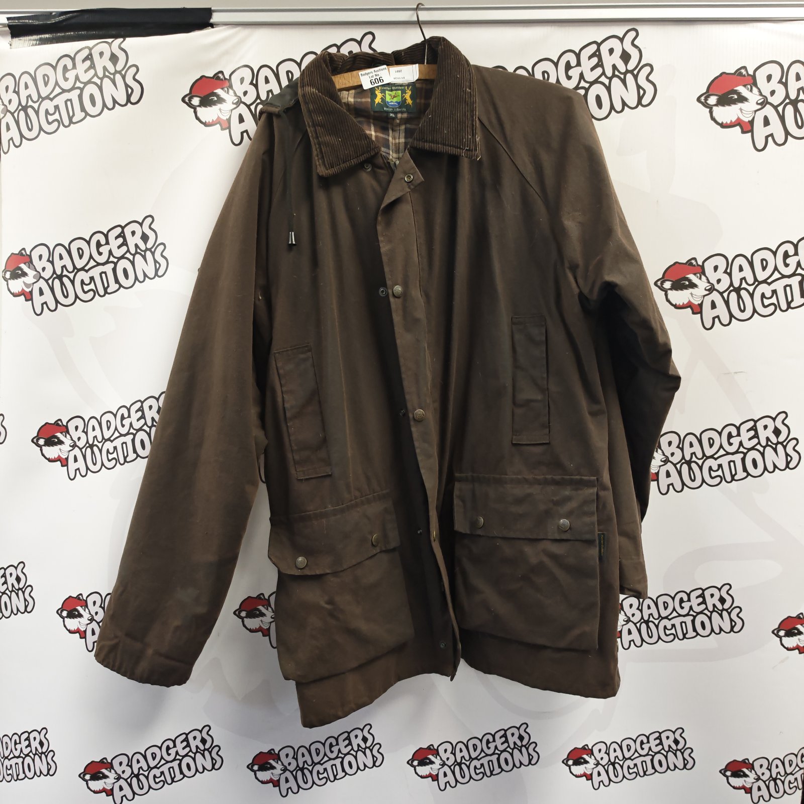 Brown Hunter outdoor wax jacket in size XL with corduroy collar
