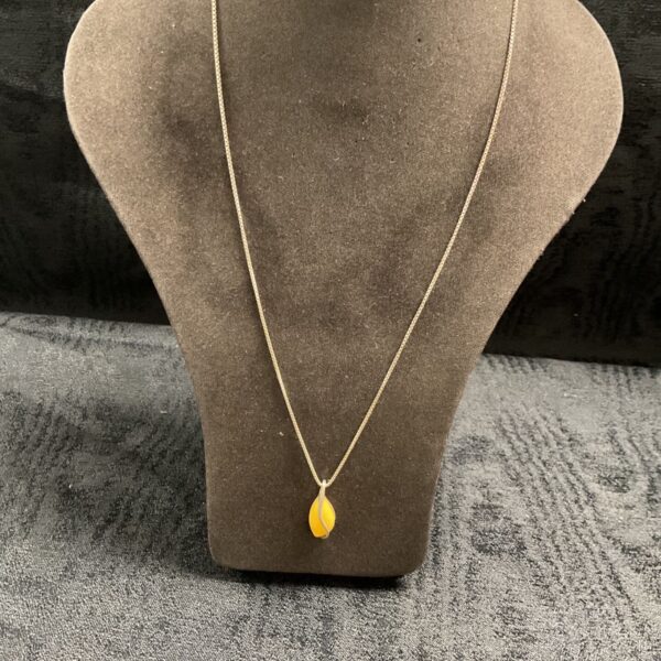 Italian 925 silver necklace with butterscotch amber pendant on 18” chain