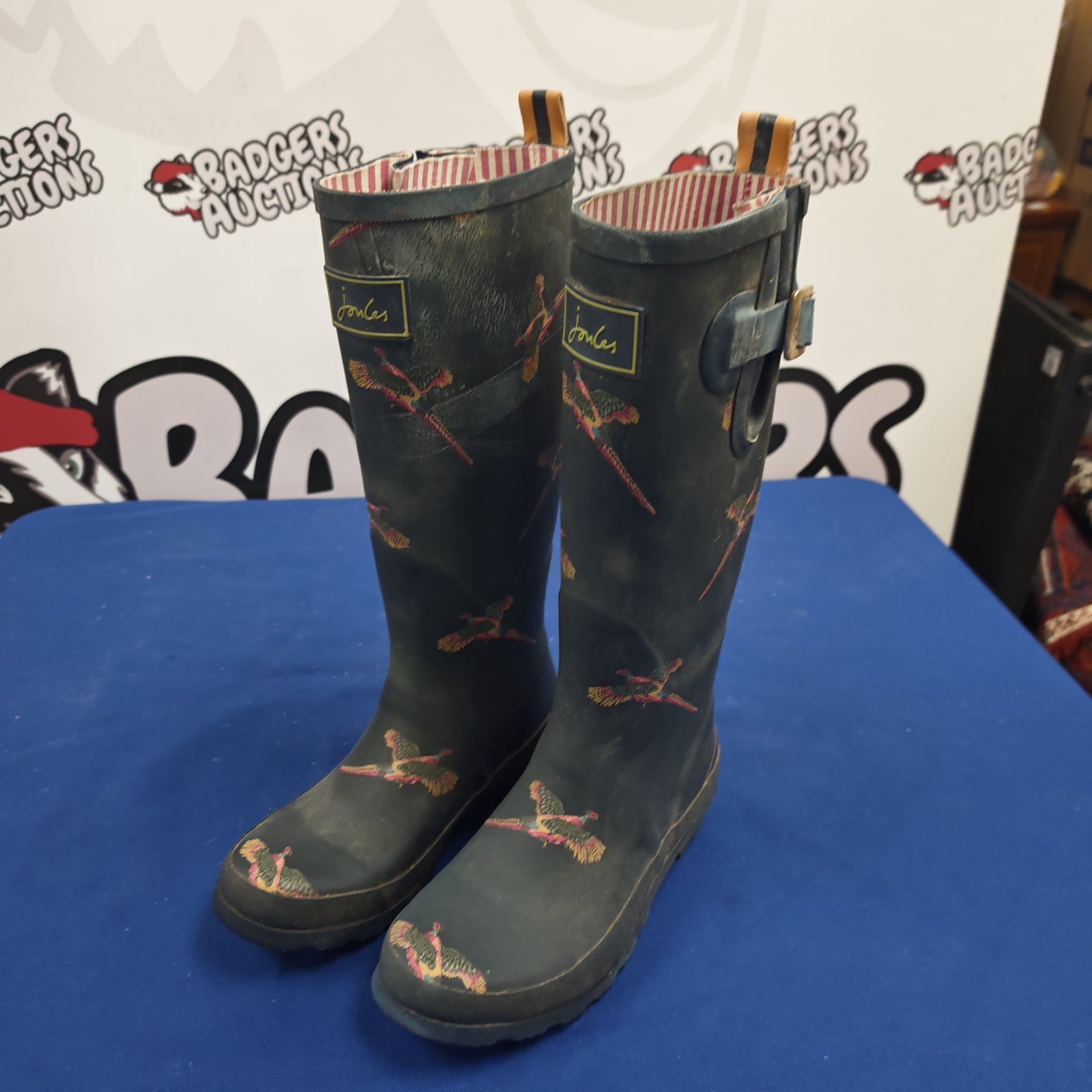 Pair of navy Joules wellington boots with pheasant print design, size 5