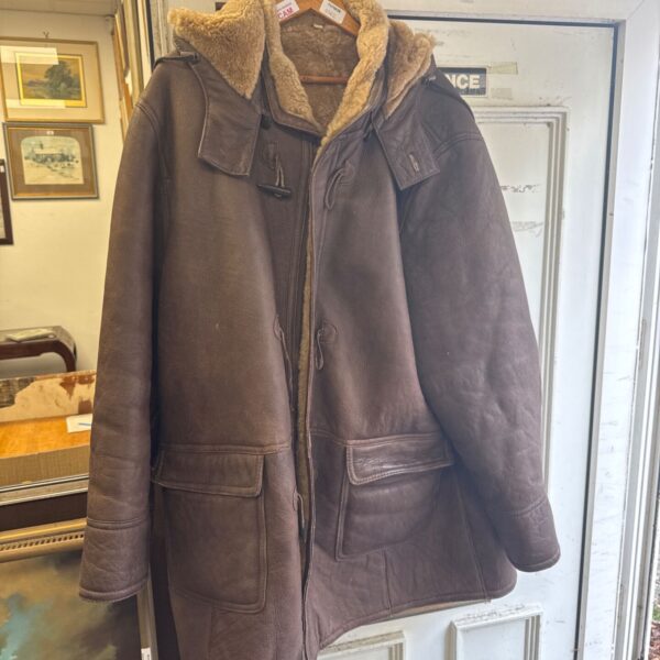 Gents uruguayan leather sheepskin duffle coat in good condition size 5xl