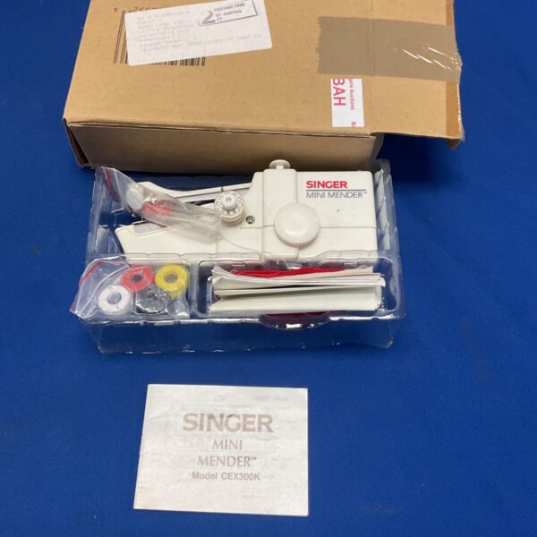 Singer mini Meda handheld sewing machine