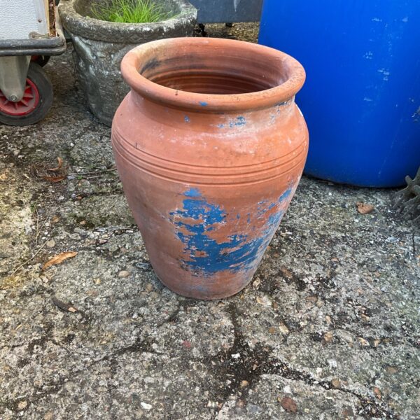 Urn style garden planter
