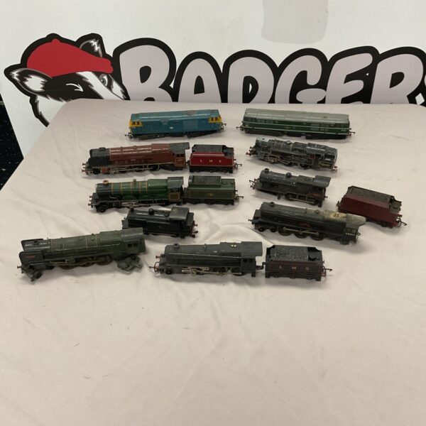 Box of Triang and Hornby model inc Ten Engines and large quantity of carriages, and Rolling stock