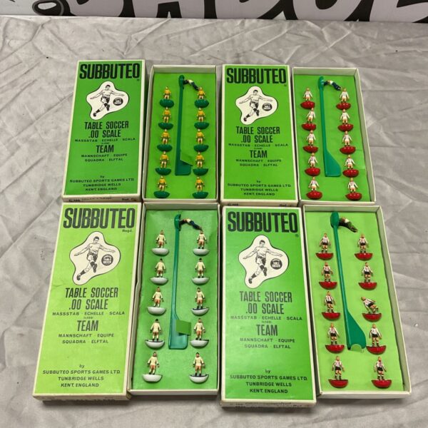 4 Subbuteo Table Soccer .00 Scale Teams
