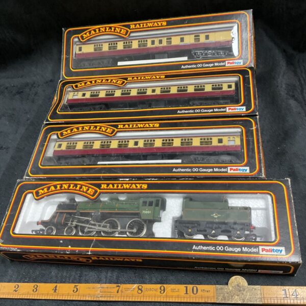 Vintage Mainline Railways OO gauge train set in original box.