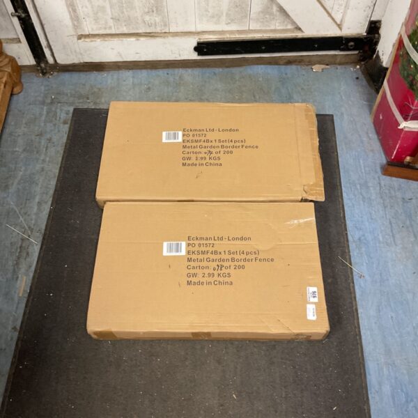 Two boxes of metal garden border fence, model PO915TZ.