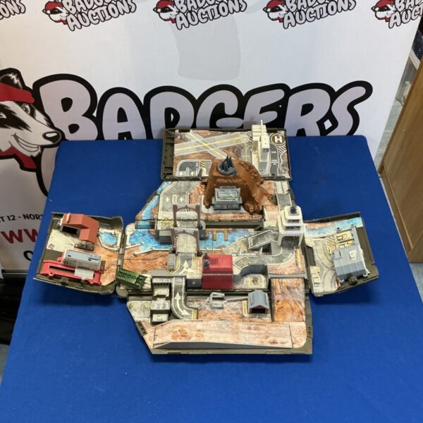 Front view of the Galoob Micro Machines military playset.