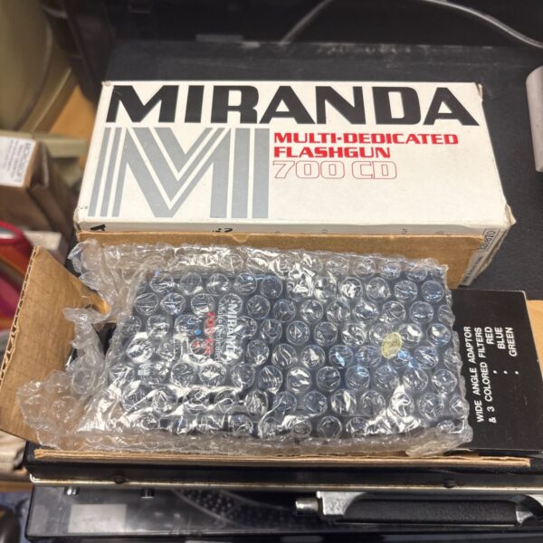 Miranda MI Multi-Dedicated Flashgun 700 CD in original box wrapped in bubble wrap