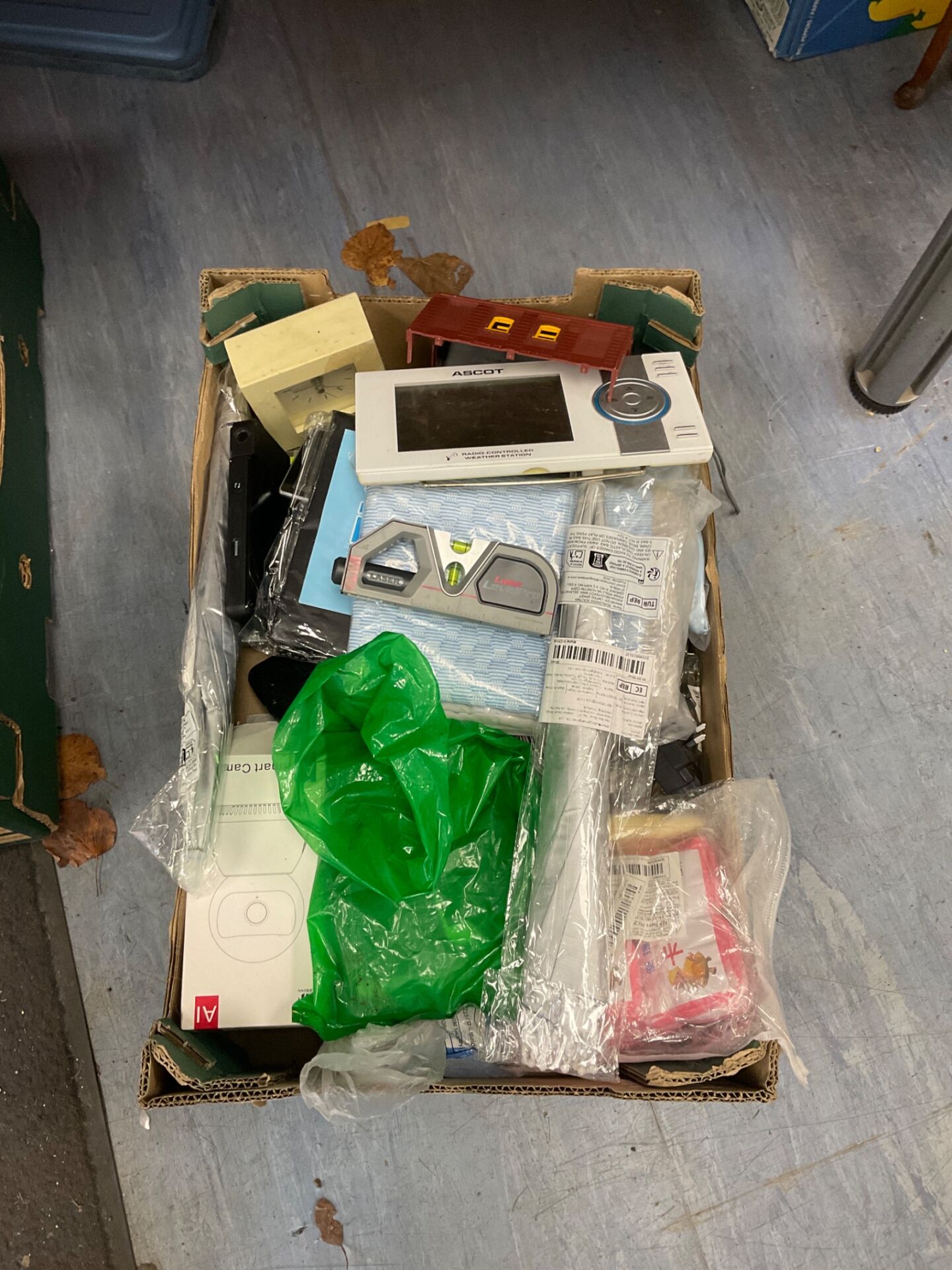 363 Box of mixed items inc Laser sprit level tape measure
